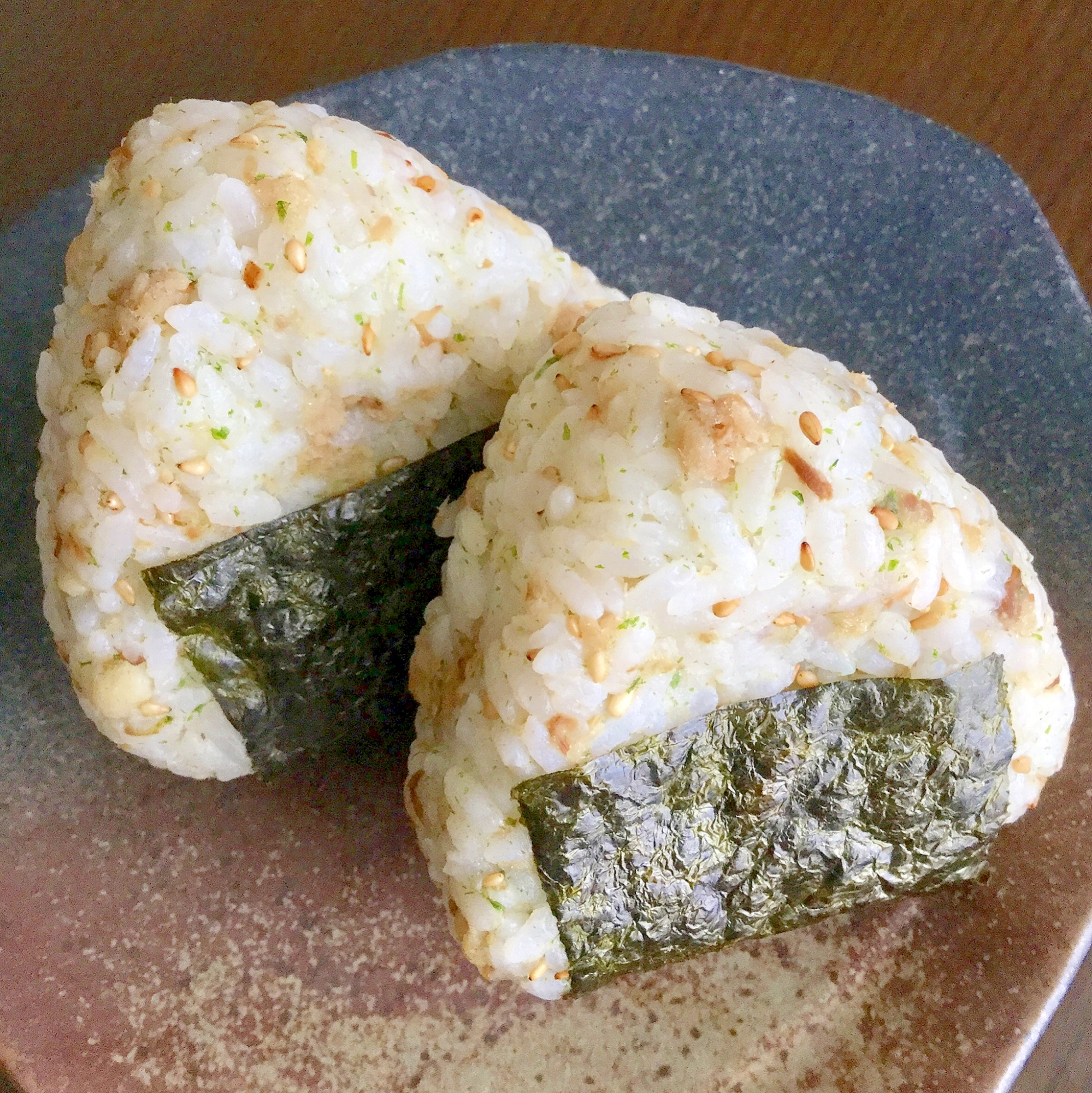 ごま香る鯵フレークおにぎり