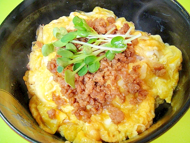 鶏そぼろ親子丼