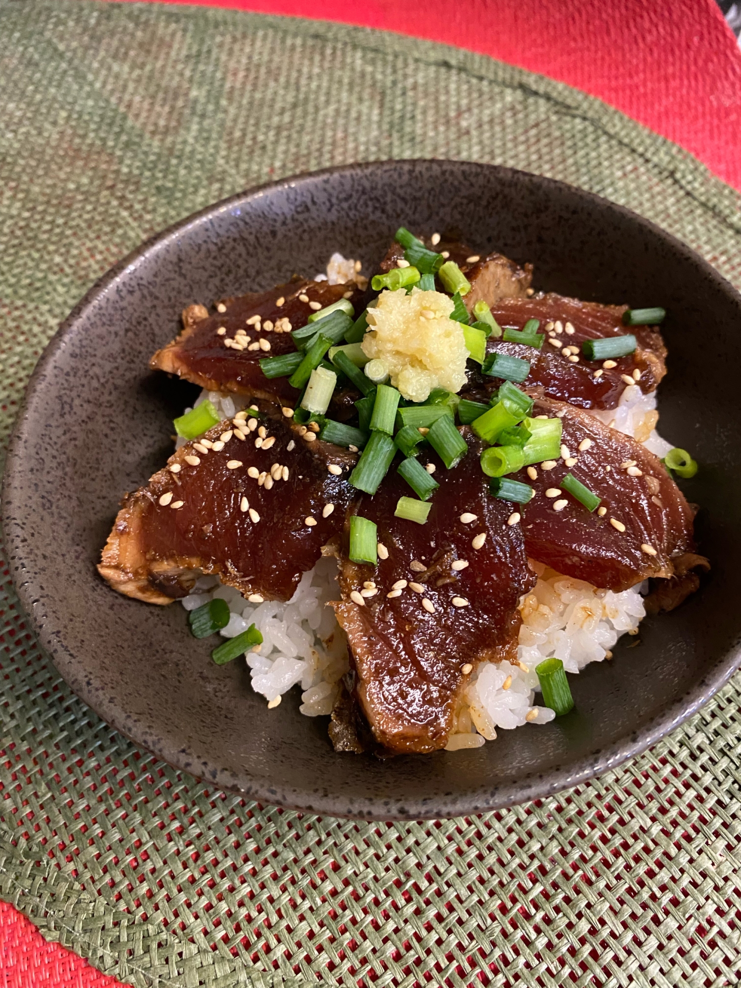 レンジで作るタレ❣️鰹のたたきの漬け丼