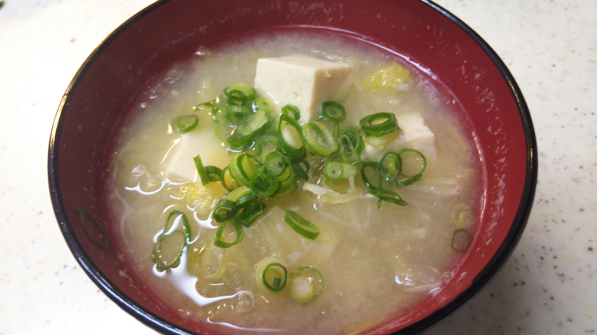 豆腐と白菜の味噌汁