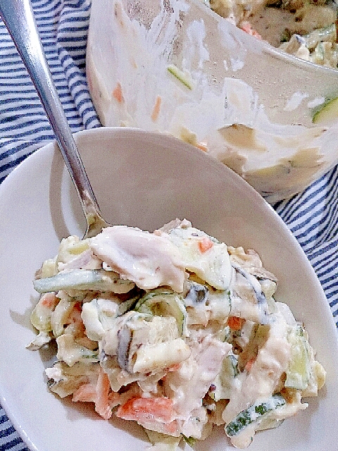 夏野菜マリネと、茹で鶏の粒マスタードマヨサラダ