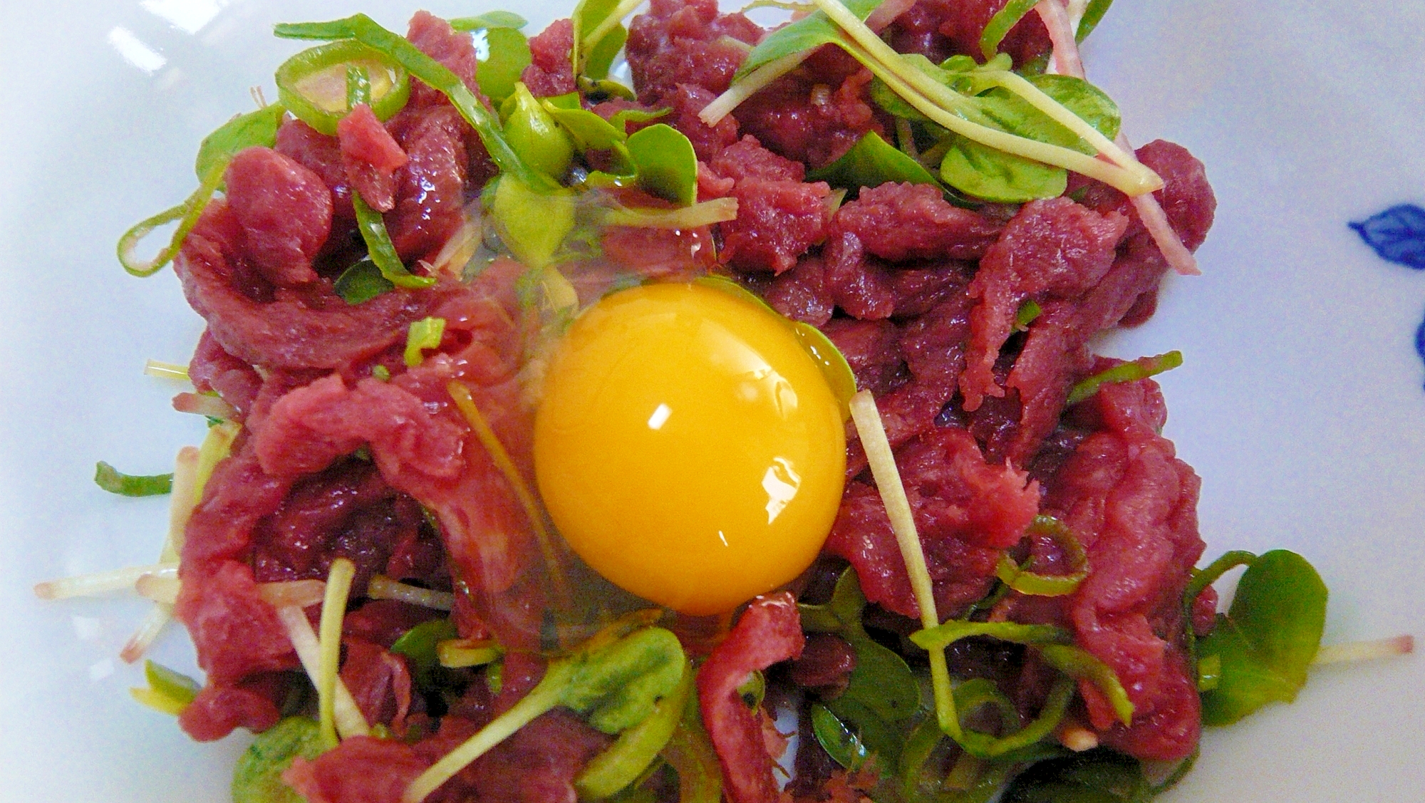 生姜が効いてる 薬味たっぷりユッケ風馬刺し レシピ 作り方 By ひろりん1106 楽天レシピ