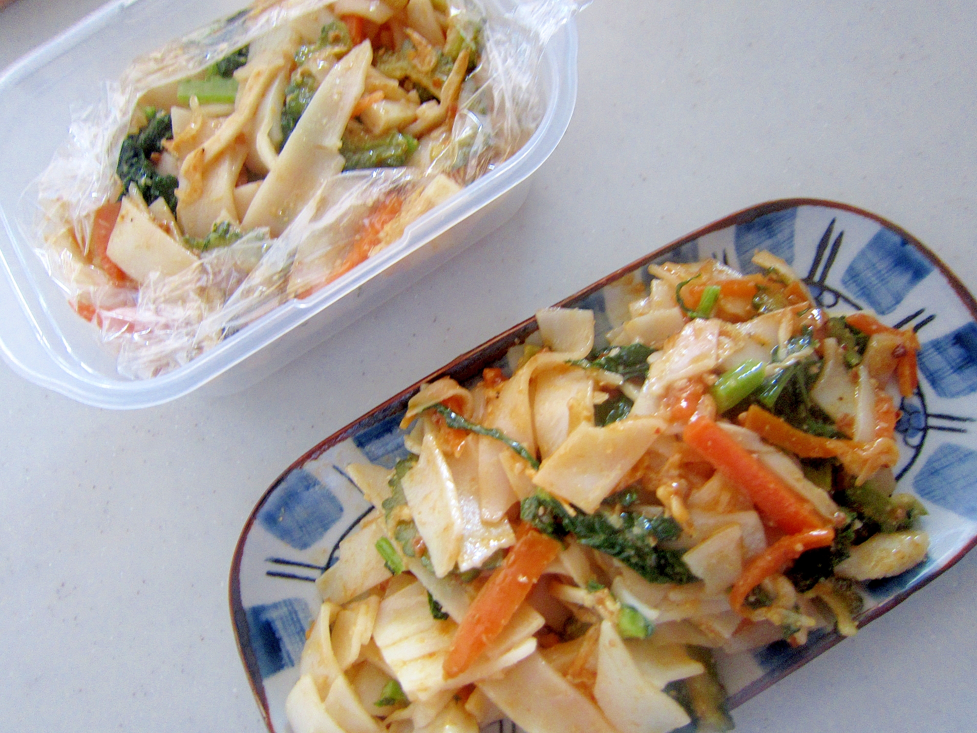 人参と小松菜小海老のパッタイ