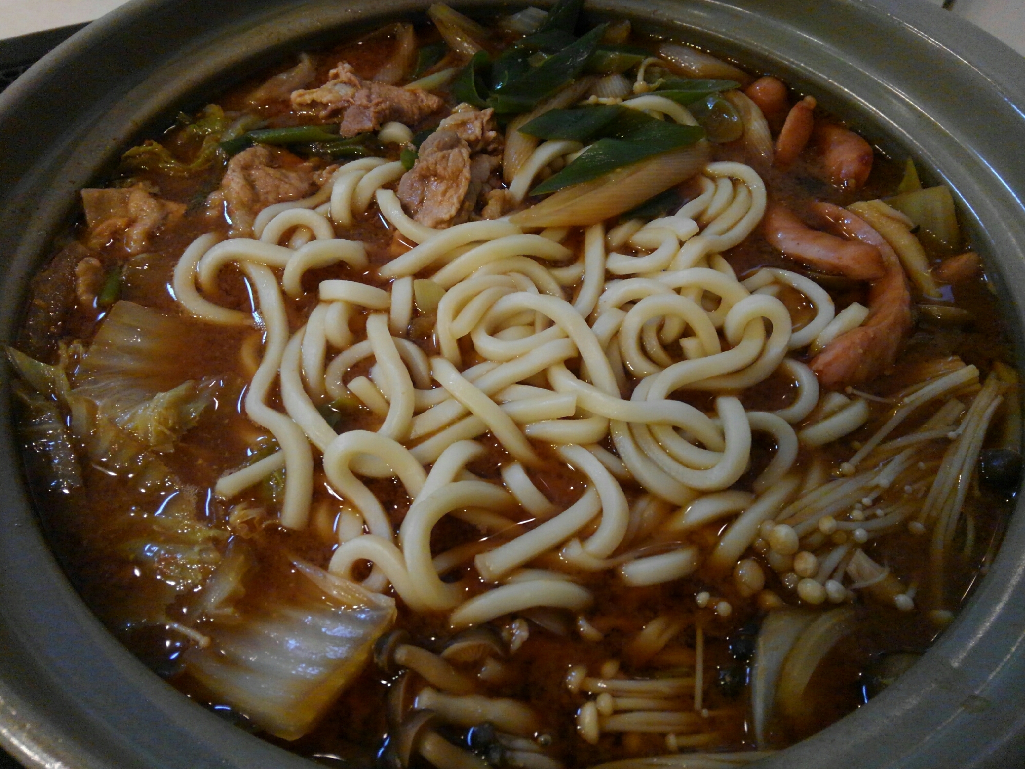 味噌煮込みうどん風♪赤味噌ベースのお鍋