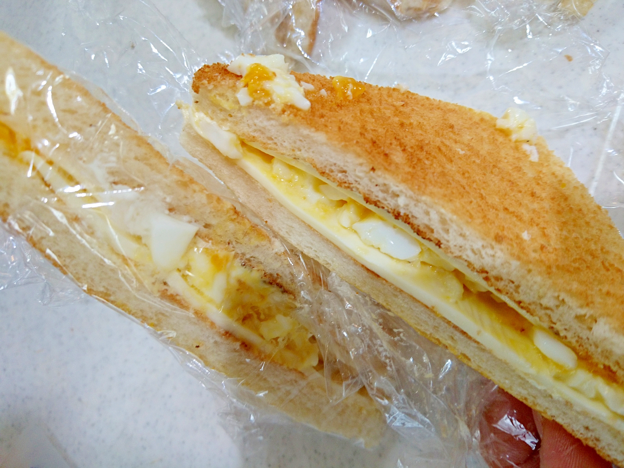 たまごとチーズのホットサンドイッチ