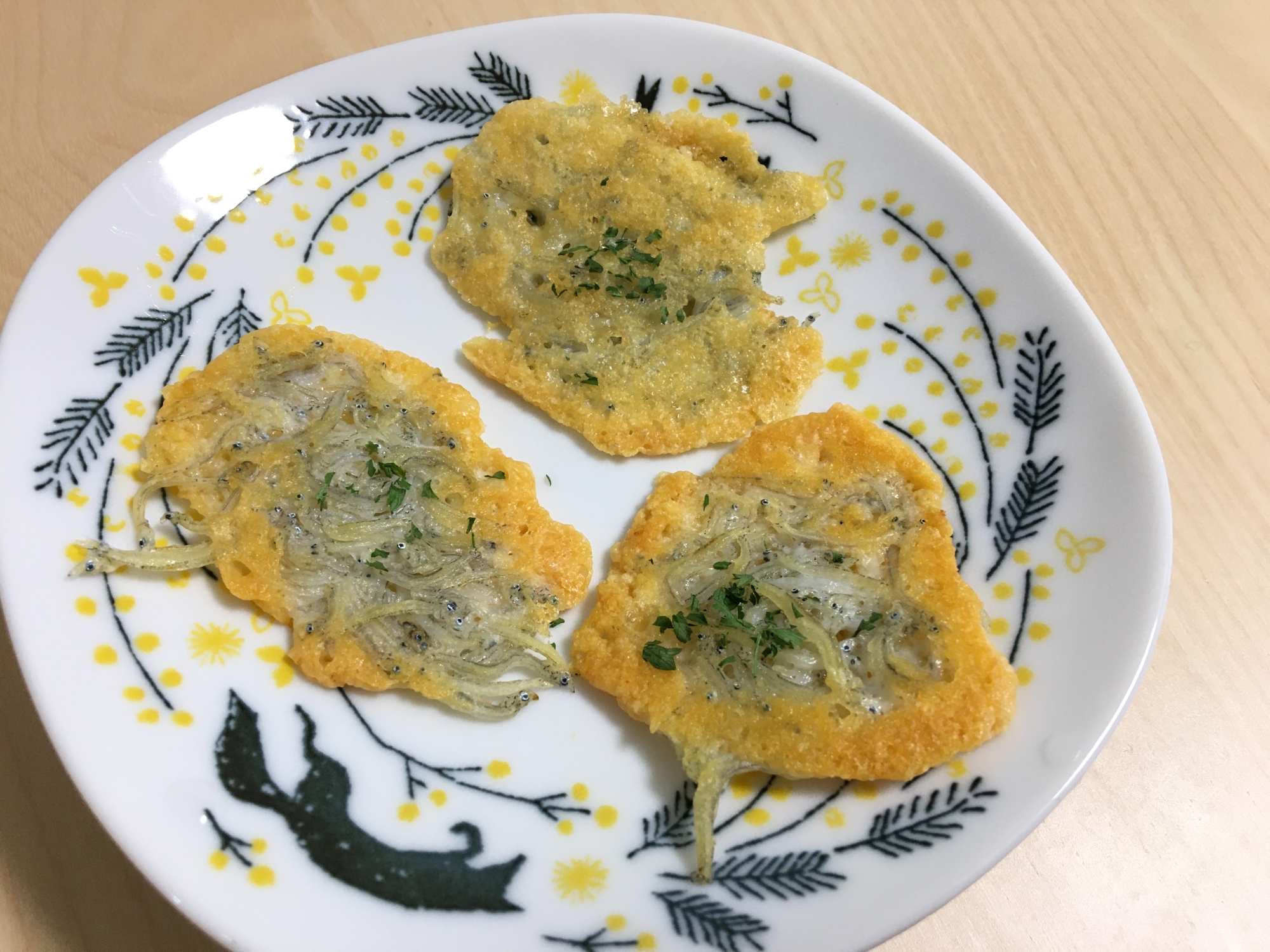 幼児食にも!しらすとチーズのパリパリせんべい
