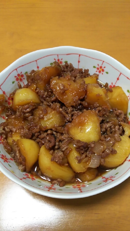 玉ねぎも加えてみました。じゃが芋がホクホクで、しっかりした味なのでご飯が進みますね(^-^)