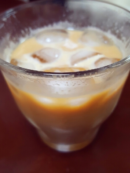 寒いけど、冷たいカフェオレが飲みたくなって♪練乳があったので作ってみました。
甘くておいしかったです(*^O^*)