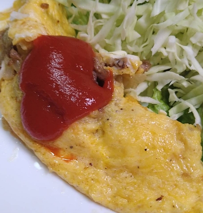 簡単☆挽肉入りのオムレツ