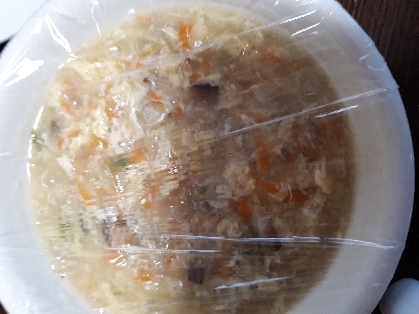 しいたけと玉ねぎとにんじんの中華風卵スープ