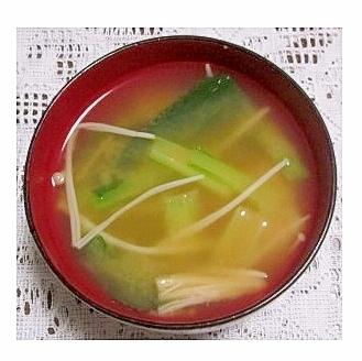 小松菜とえのきの味噌汁（昆布だし・塩麹入り）