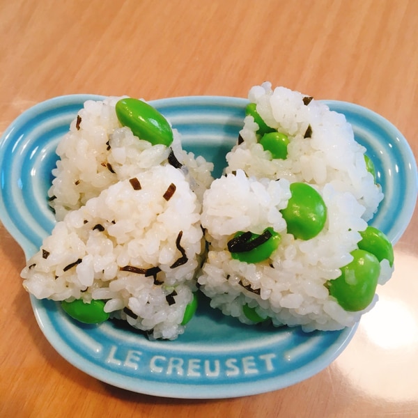 幼児食 枝豆と塩昆布おにぎり レシピ 作り方 By Uucha 楽天レシピ 幼児食 枝豆と塩昆布おにぎり レシピ 作り方 By Uucha 楽天レシピ