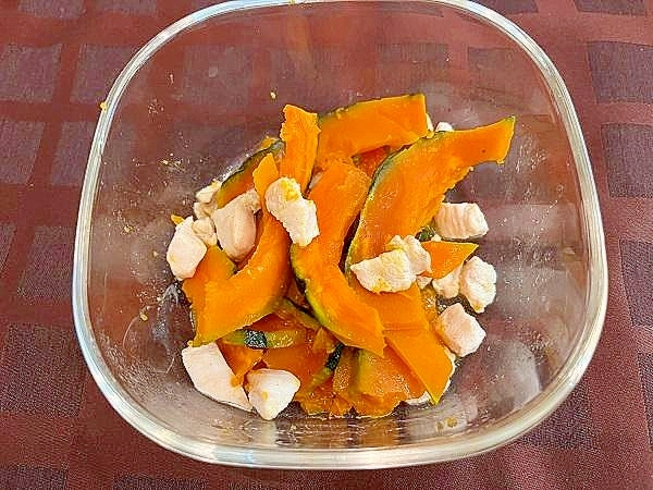 かぼちゃと鶏肉のレンチン煮びたし