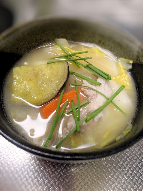冬にほっこり★さつま芋と豚肉の具沢山味噌汁