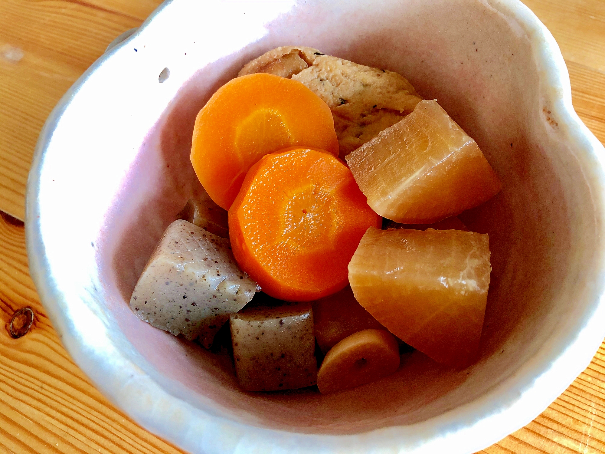 鶏チャーシューの煮汁で!☆大根煮物