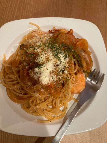 エビのトマトクリームパスタ