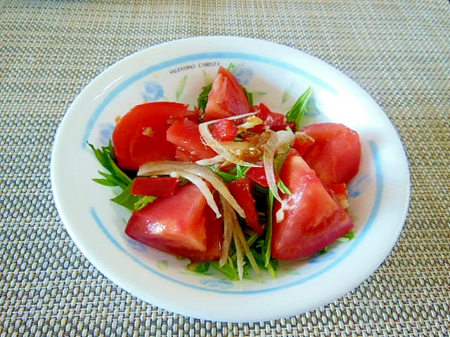 水菜とトマトと赤パプリカの和風ドレッシングサラダ♪