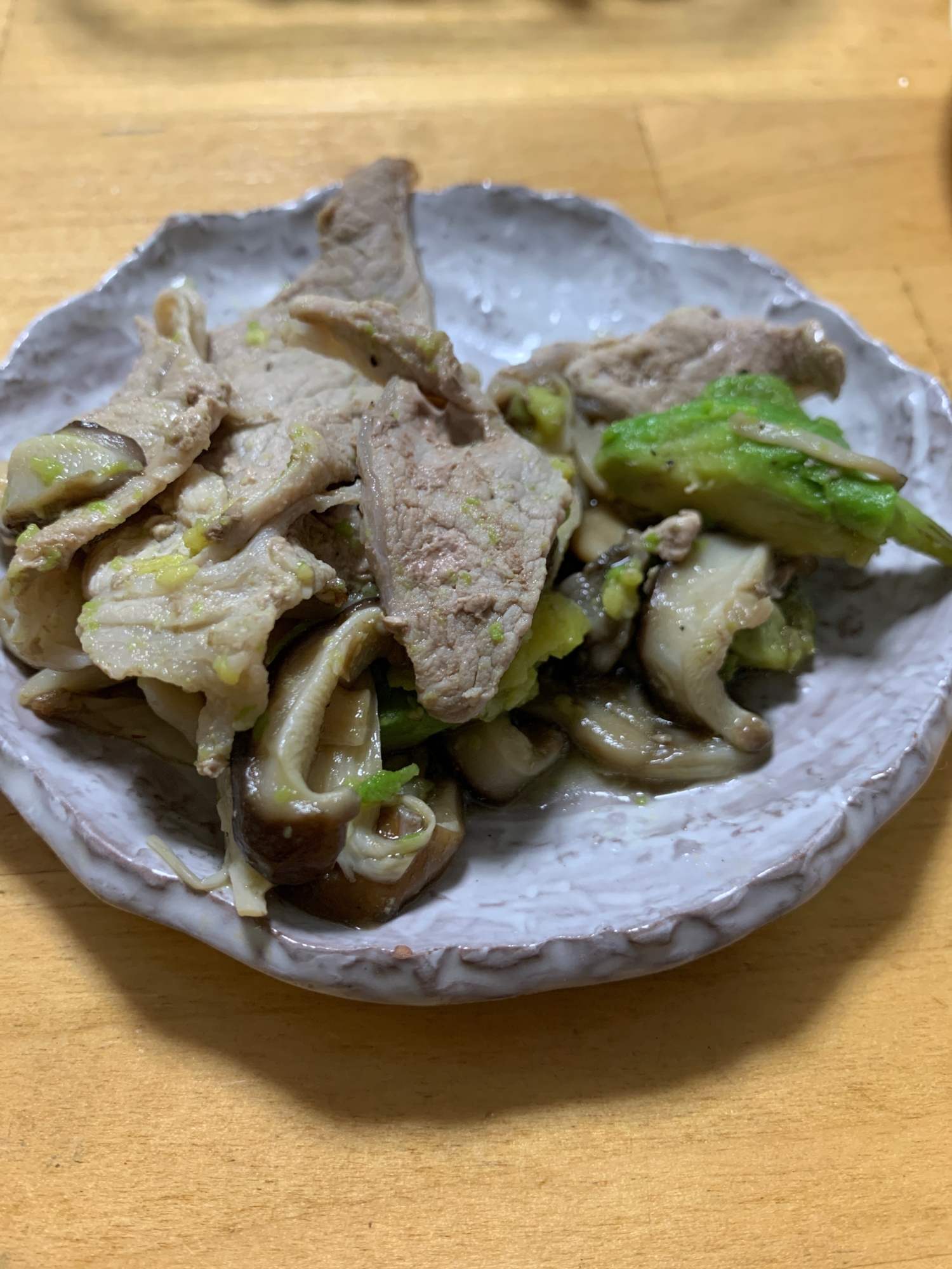 キノコと豚肉の蒸し煮