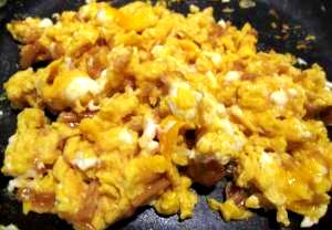 なめたけ瓶詰め味のスクランブルエッグ