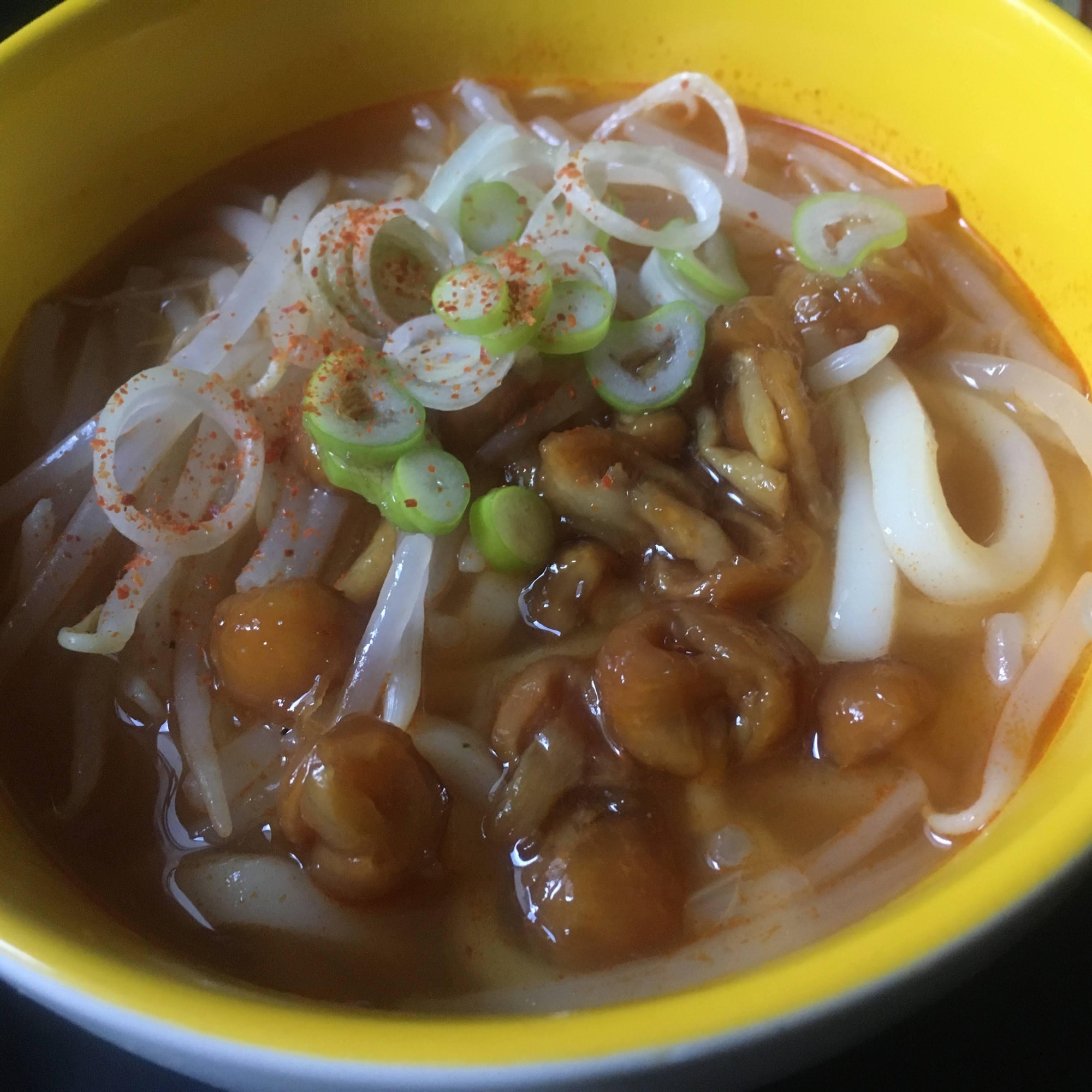 もやしとなめこのカレーうどん