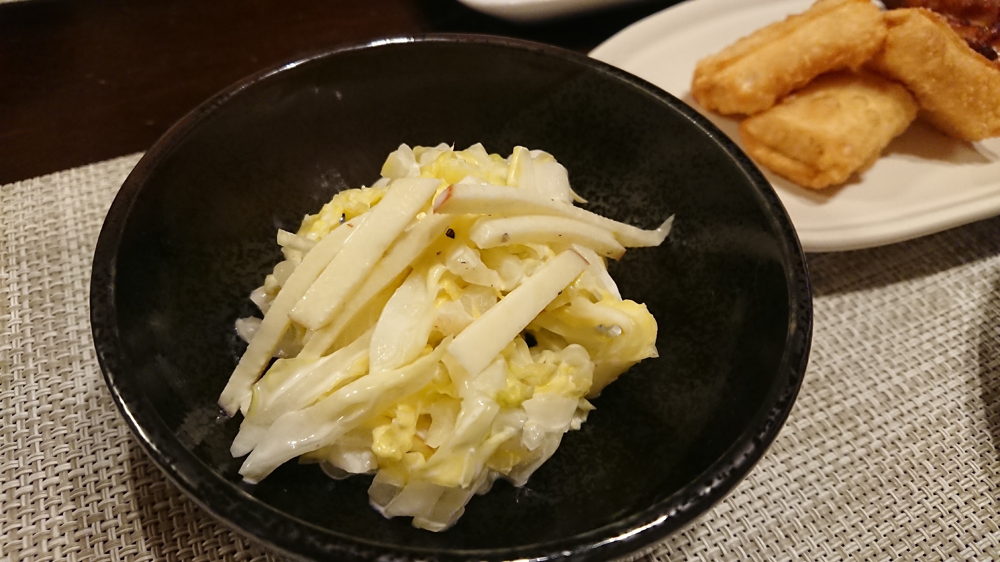 白菜とリンゴのコールスローサラダ
