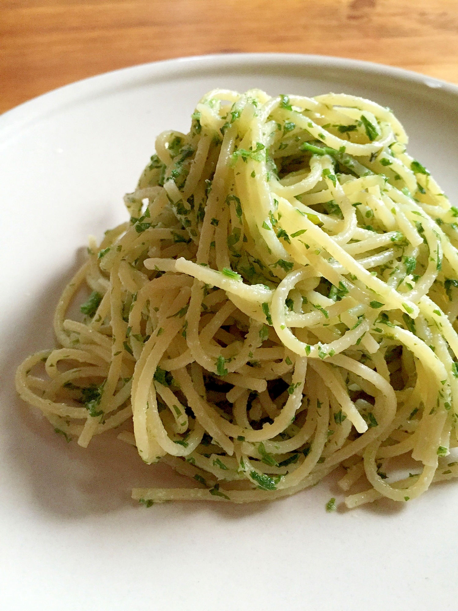 ★美肌効果★人参の葉でジェノベーゼ風パスタ