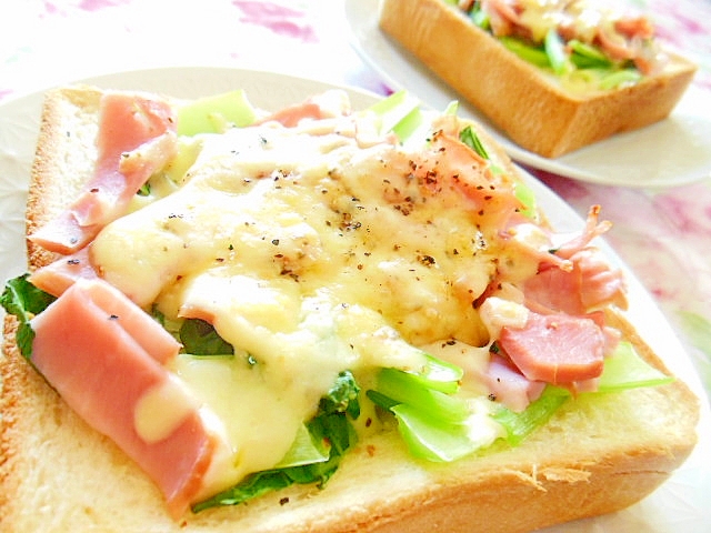 厚切りパンde❤小松菜とベーコンのチーズ・トースト
