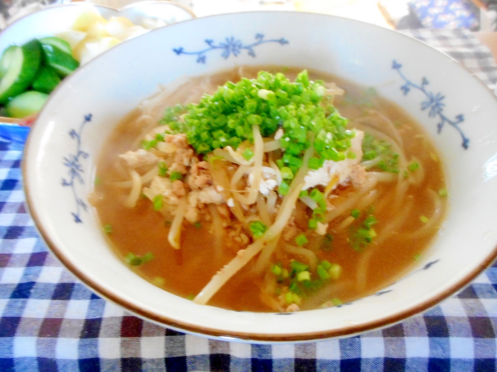 もやしと豆腐とそぼろのにゅうめん