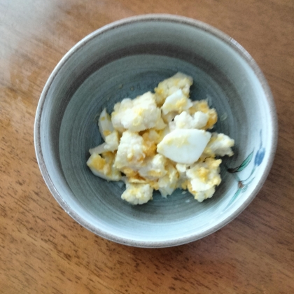 サラダレシピ　カリフラワーと卵のサラダ