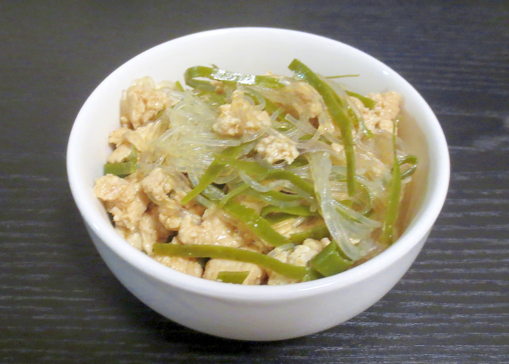 鶏ひき肉と春雨の旨煮