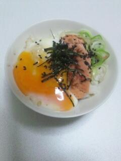 簡単レンジですぐ、たらこ卵丼！ひやごはんでも