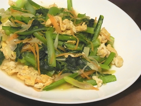 たまごと小松菜の簡単炒め。