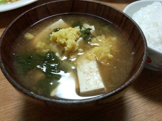 生姜が隠し味☆ポカポカお味噌汁