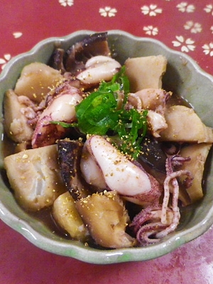 里芋椎茸ヒイカの煮物