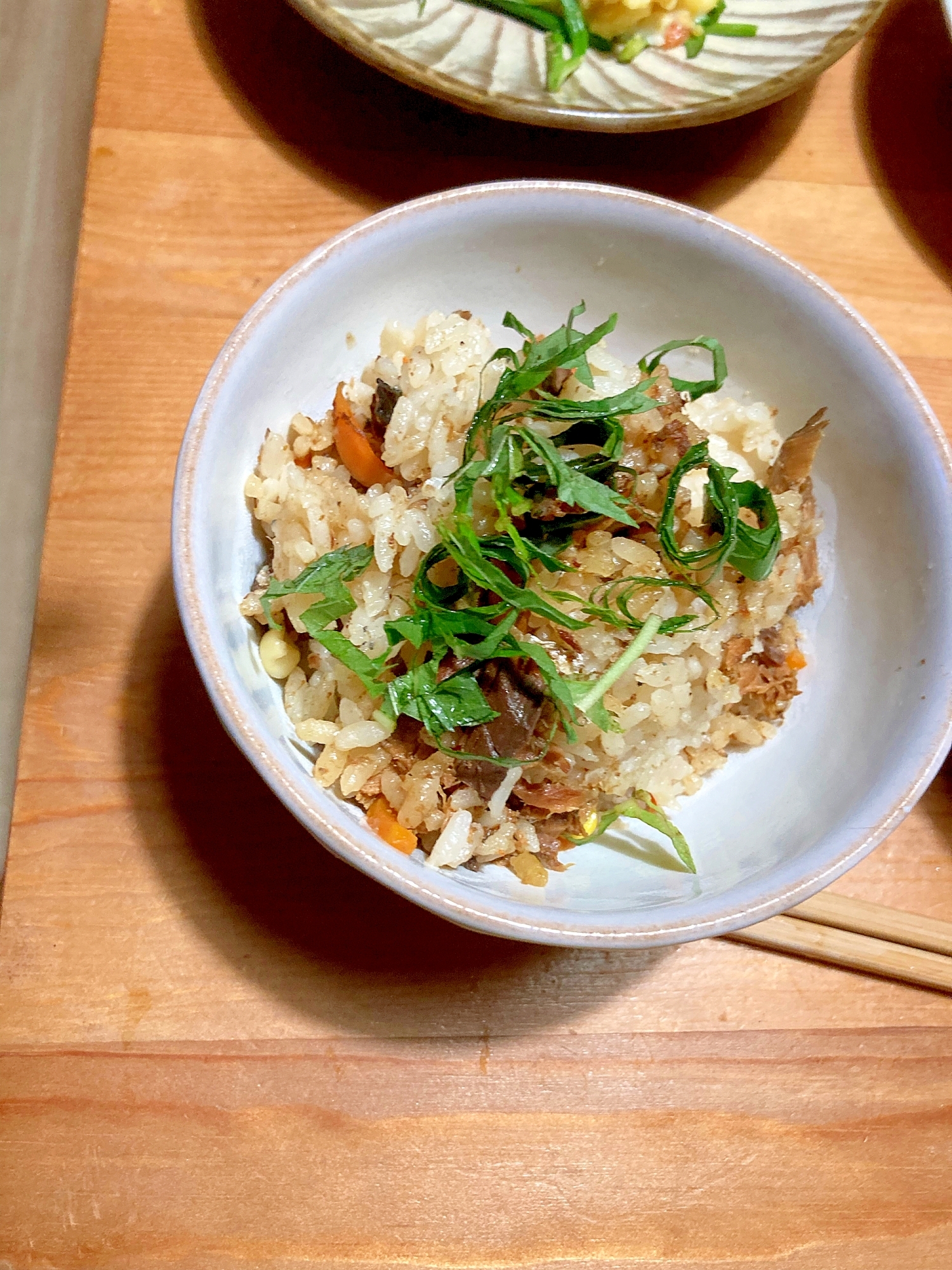 鯖味噌缶で炊き込みご飯