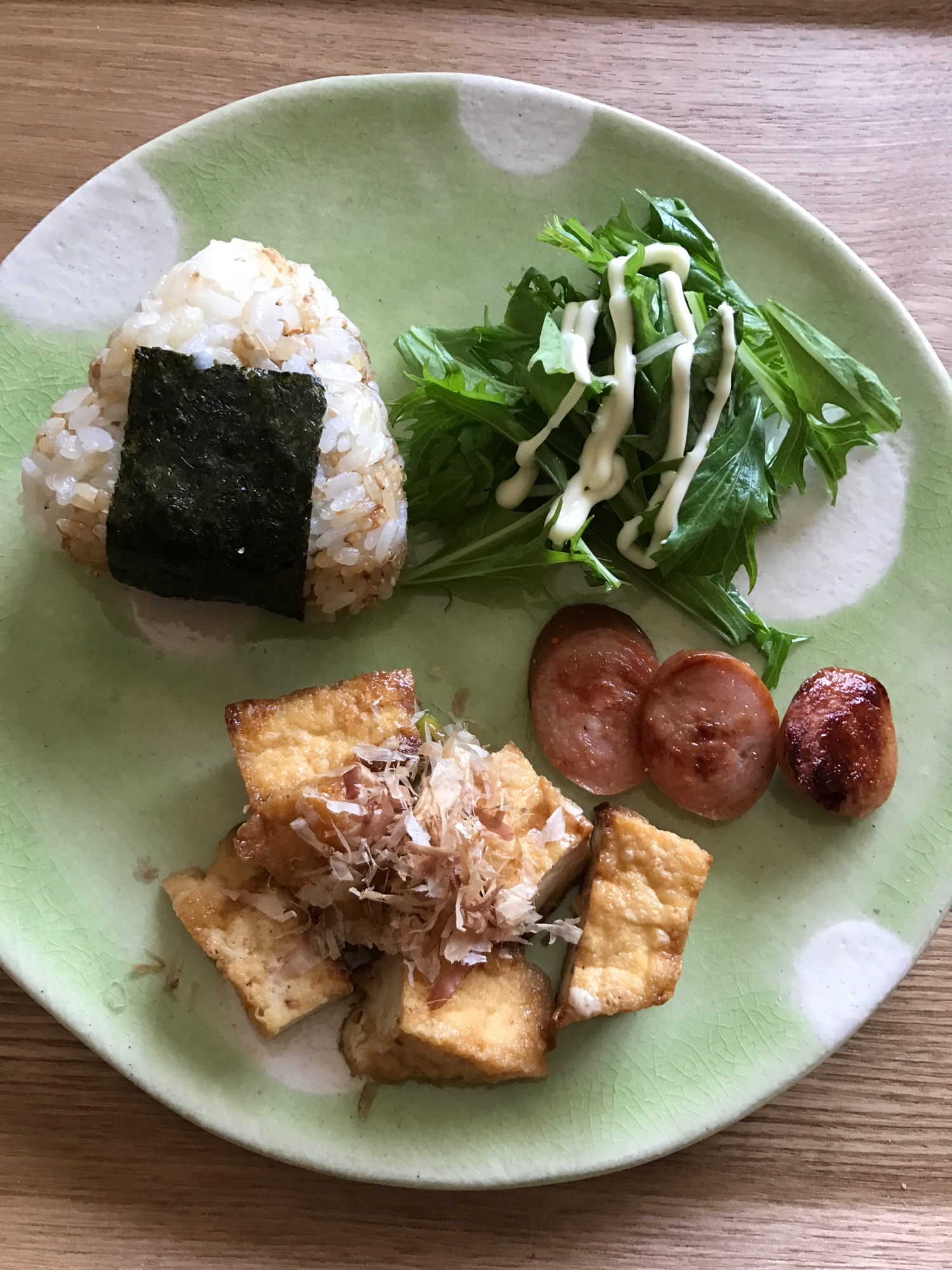 鰹節おむすびの朝ごはんプレート