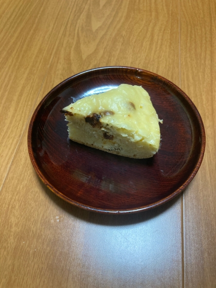 ドライイチジクを入れて作りました。混ぜて炊飯器に入れるだけで簡単にできたのでリピートしたいです。