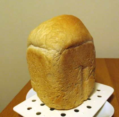 バターも砂糖も無しで！しっとりもちもち食パン