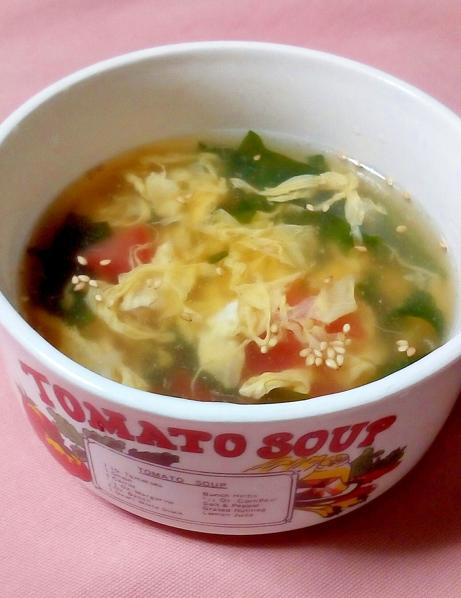 トマトと白胡麻とわかめのスープ