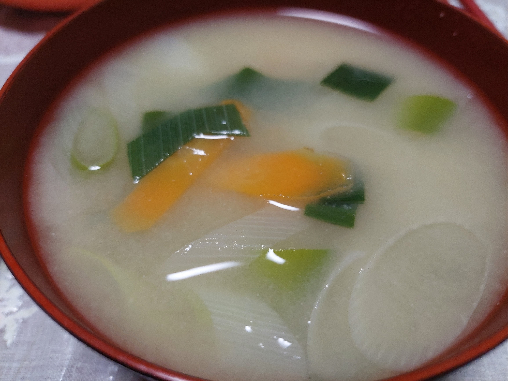 長ネギとにんじんのお味噌汁