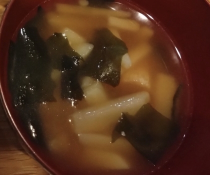 ワカメと残り野菜の味噌汁