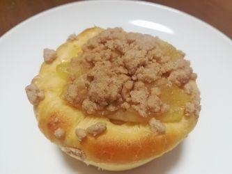 クランブルりんごパン