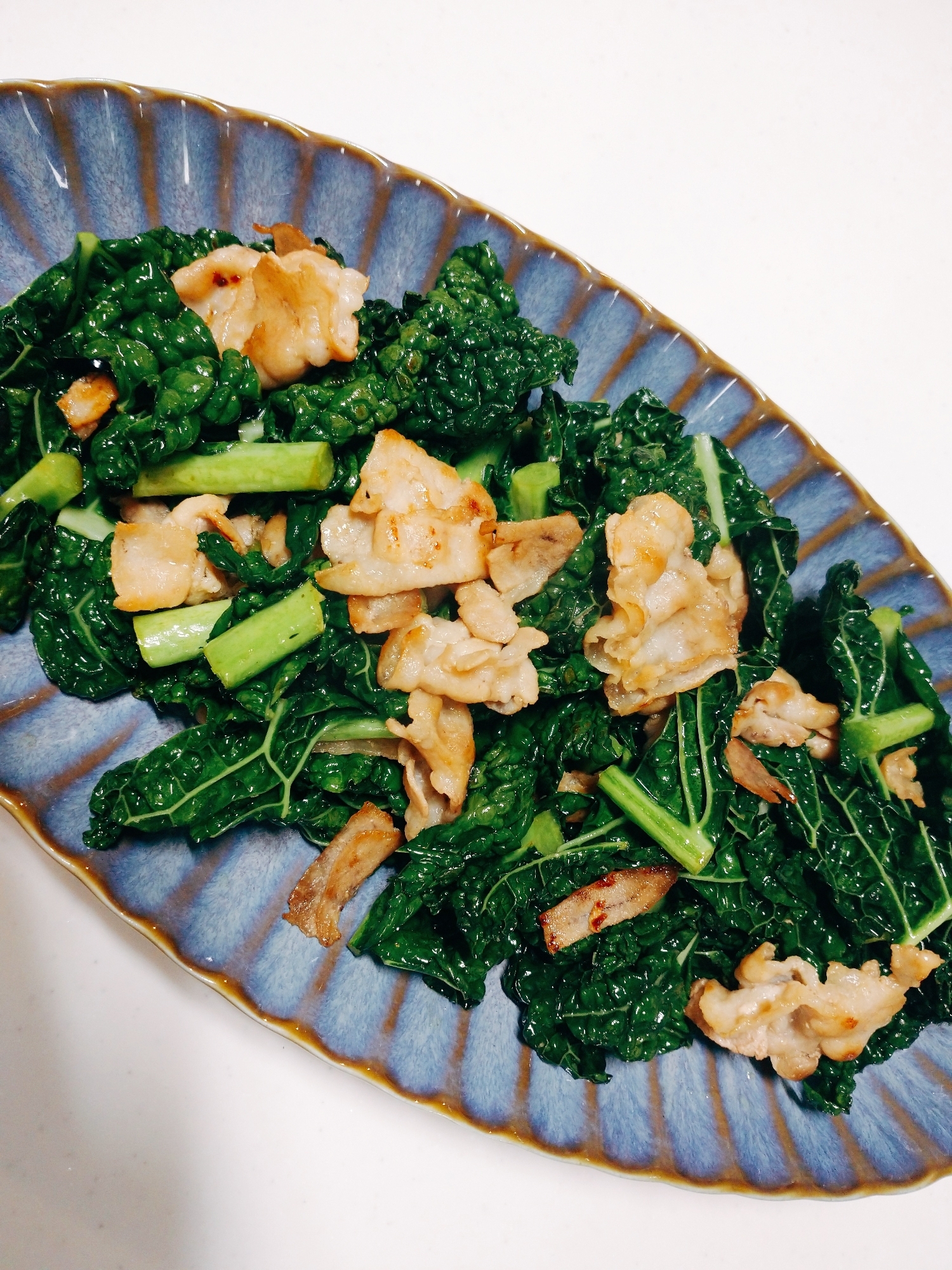 簡単 ケールと豚肉のごま油炒め レシピ 作り方 By まなみん0323 楽天レシピ