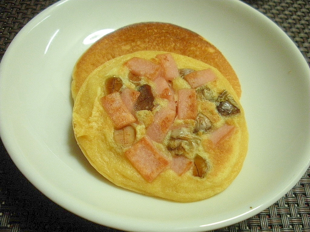 ハムと煎り大豆のヘルシー大豆粉パンケーキ♪