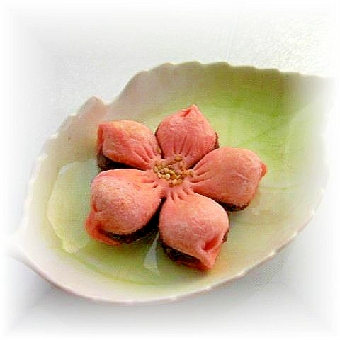 ひな祭りにも♪胡麻風味の桃花酥(桃の花の中華パイ)