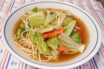 トマト入りインスタントラーメン