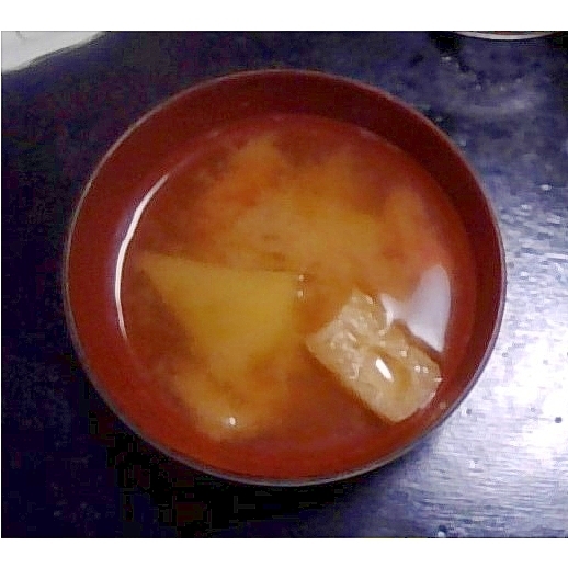 じゃがいもと油揚げの液体みそ味噌汁