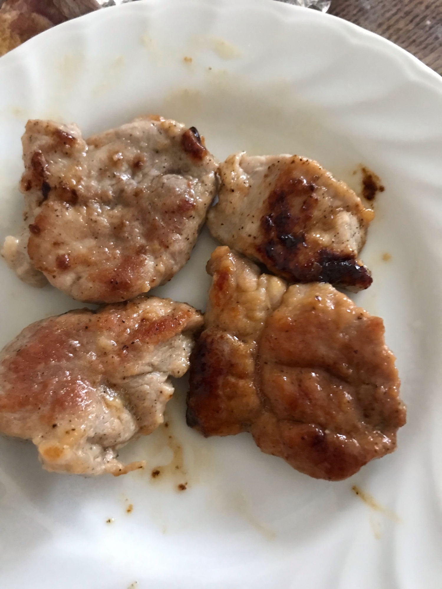 小麦粉をまぶして柔らか豚ヒレ肉の塩胡椒ソテー レシピ 作り方 By Rママ 楽天レシピ