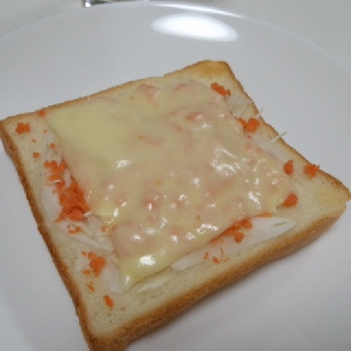*pyoco*おはようございます♪
四角いチーズを乗せました。朝ご飯らしい風味ですね～美味しかったです♪
ご馳走様でした(~人~)
