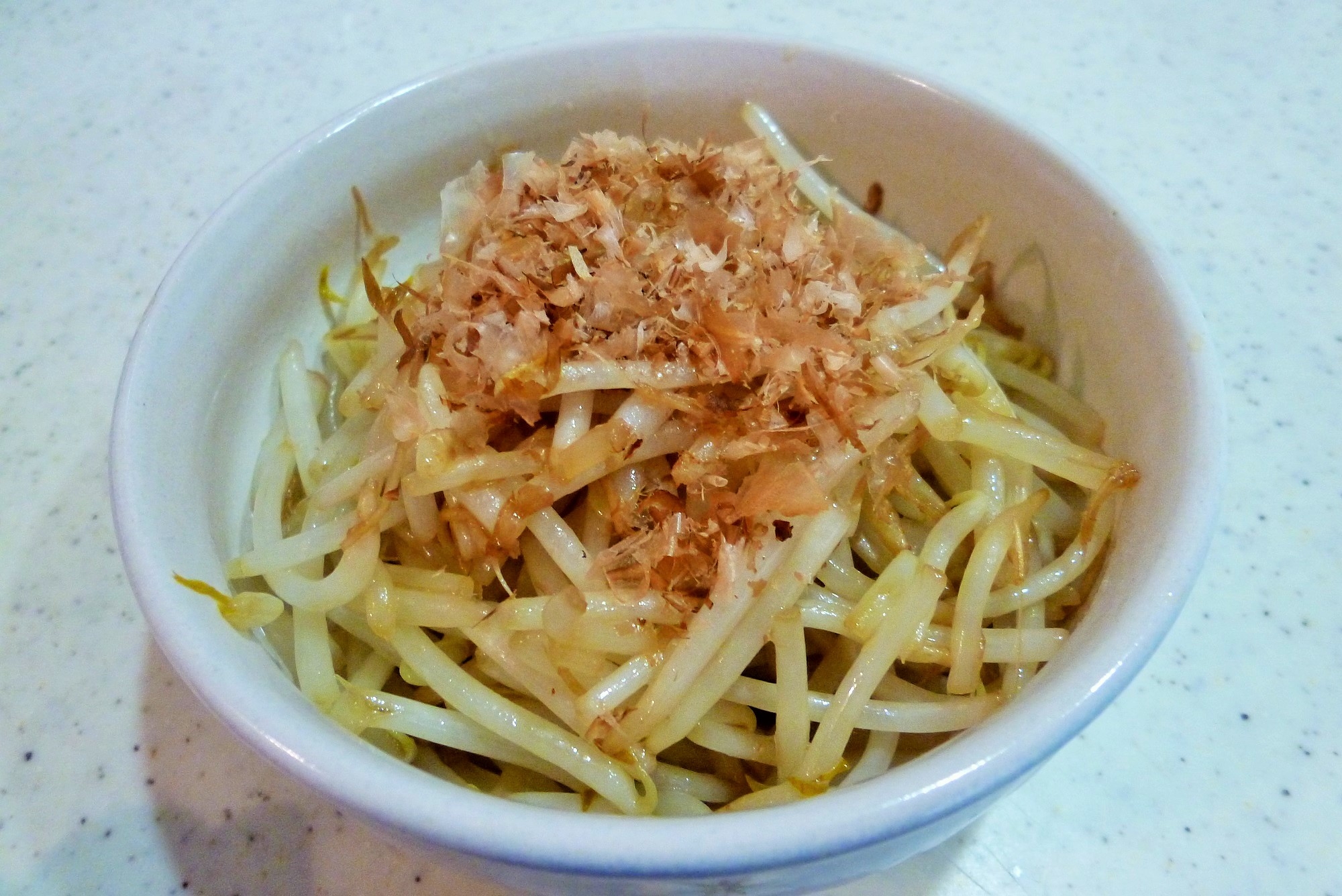 30円、5分でみんなよろこぶ もやし炒め